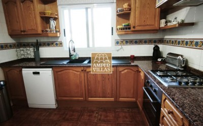 Spacious villa with guest apartment within short distance of the center of Altea la Vella.